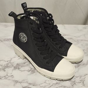 DKNY Women’s Pandie Platform Lug Sole Booties Black & White Size 9M